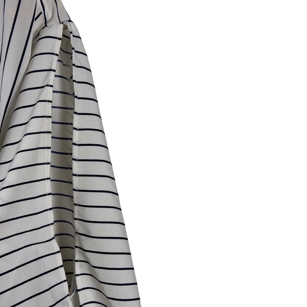 Chico's Top Women 3 Easywear White Navy Blue Striped Split 3/4 Sleeve EUC - Picture 3 of 5
